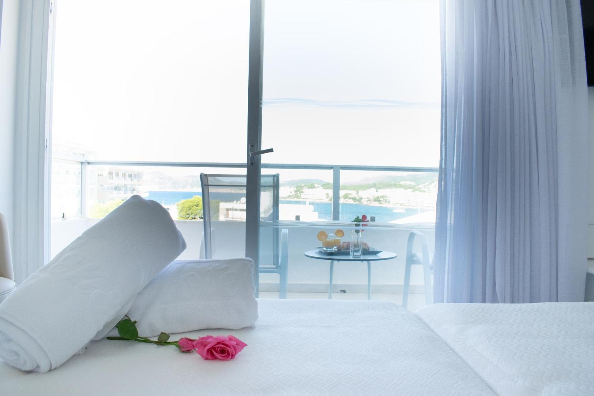 Reverence Life Hotel - Adults Only Santa Ponsa Phòng bức ảnh